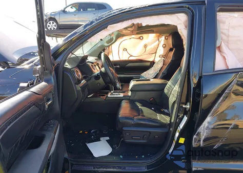 2019 Toyota Tundra Platinum 5.7L V8 z USA, uszkodzony, nr VIN 5TFAY5F11KX814257